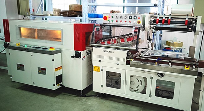 全自動(dòng)L熱收縮機(jī)